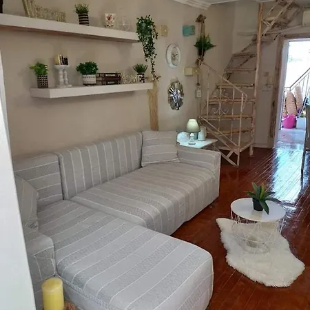 Apartment Sweet *
